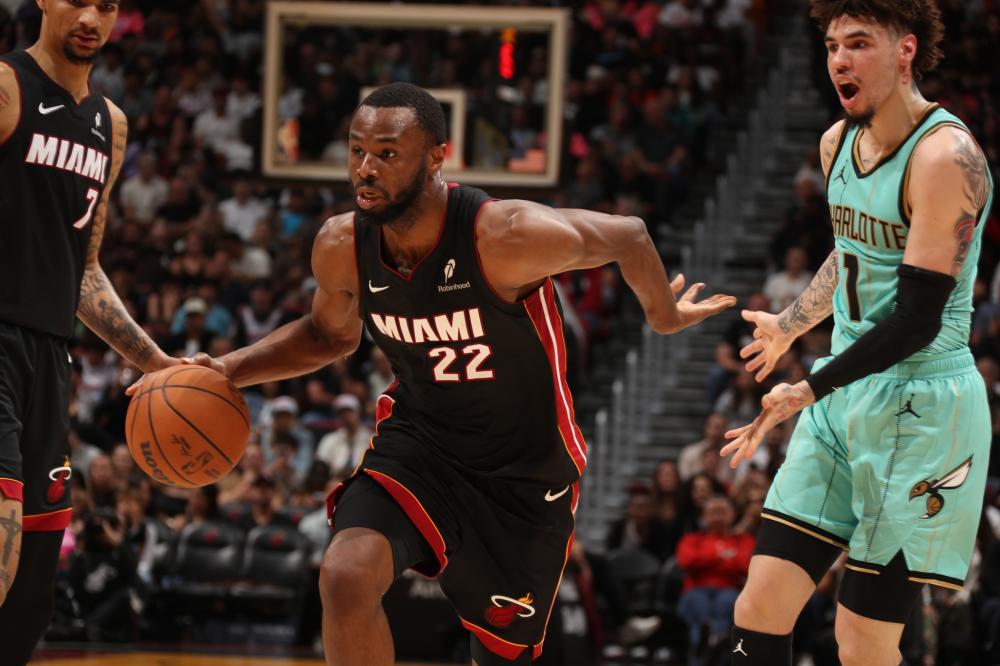 中场轮换的 中场轮换的