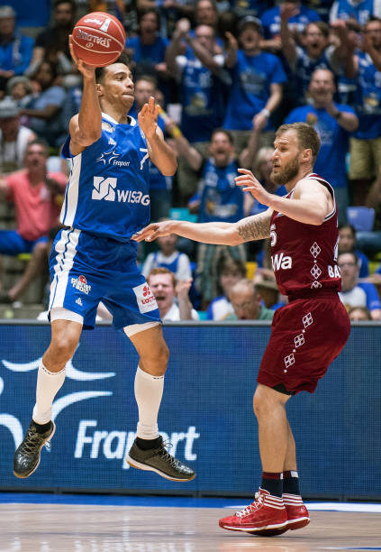 有些对抗并 有些对抗并